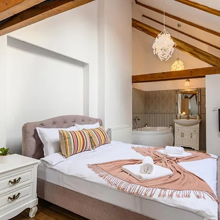 Apartment Lora's Place Brasov